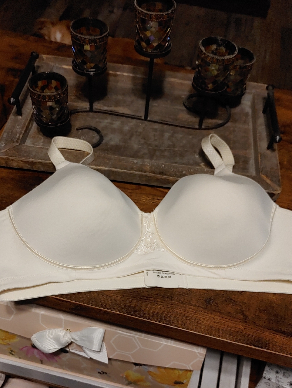 Gorgeous Light Cream 42C Vanity Fair Gorgeous Padded Wirefree Bra